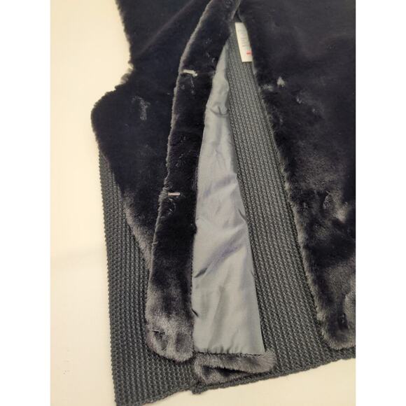 New Faux Fur Vest Crochet Back Black Charcoal Size Medium - Picture 3 of 9